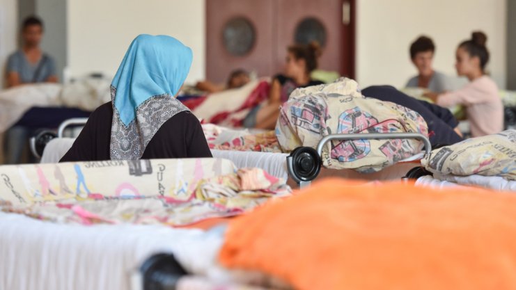 سياسي بارز باتحاد ميركل يعارض فصل اللاجئين في الإقامة وفقا لديانتهم