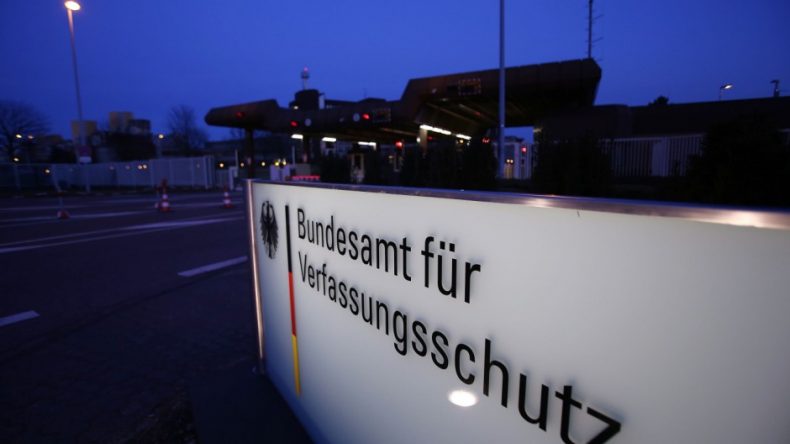 هيئة حماية الدستور الالمانية: أي معلومة من أي سجل بيانات تساعد في مكافحة الإرهاب