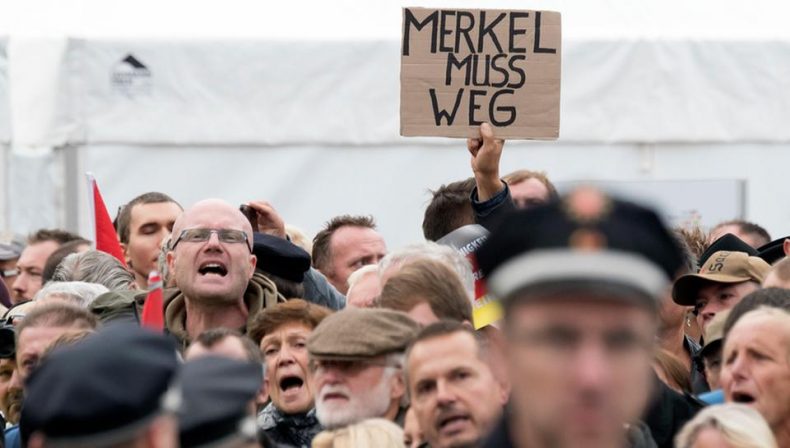 نائب رئيس حزب ميركل يدعو المواطنين إلى الاحتشاد في الشوارع دفاعا عن الديمقراطية