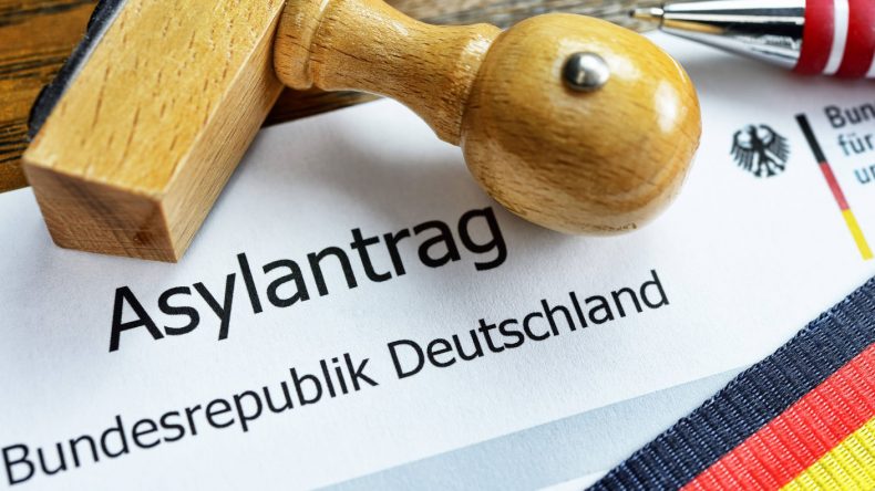 مسؤول ألماني محلي يسعى لتشديد واضح لإجراءات ترحيل طالبي اللجوء المرفوضين