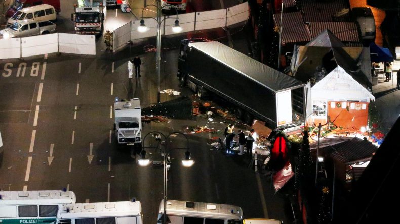 تقارير تشير إلى العثور على بصمات التونسي المشتبه به على شاحنة الدهس.. وشبيغل تقول بأنه عرض نفسه كانتحاري