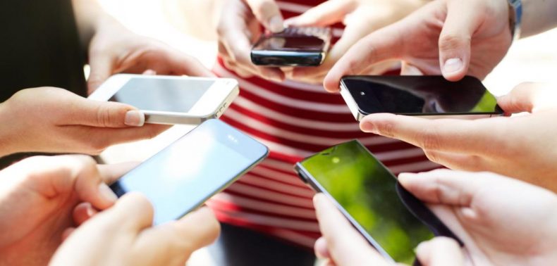 غالبية الألمان يفضلون تصفح الإنترنت عبر الهواتف الذكية